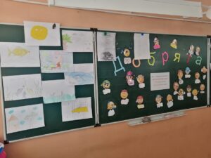  🎨📚 Четвертый день в пришкольном лагере: по дорогам сказок! 📚🎨