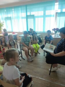  🎨📚 Четвертый день в пришкольном лагере: по дорогам сказок! 📚🎨