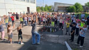 Девятый день в пришкольном лагере: Веселье, безопасность и сказочные гости! 🥳📚