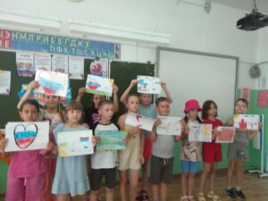  🇷🇺🎨 Шестой день в пришкольном лагере: с любовью к России! 🇷🇺🎨