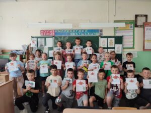 В лагере мастерили открытки для героев! 💌🇷🇺