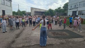 Восьмой день в пришкольном лагере: Куклы-обереги, искусство и история! 🎨📚