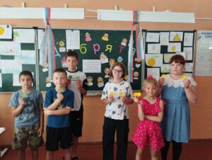  🇷🇺🎨 Шестой день в пришкольном лагере: с любовью к России! 🇷🇺🎨