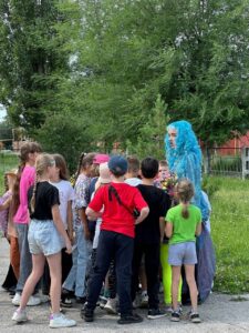 Девятый день в пришкольном лагере: Веселье, безопасность и сказочные гости! 🥳📚