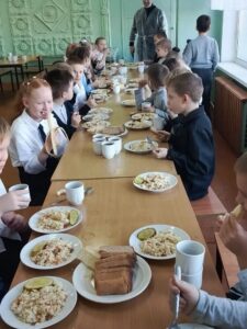 20 ноября 2025 года в столовой ГБОУ СОШ № 5 г.о. Сызрань прошёл родительский контроль по проверке школьных завтраков